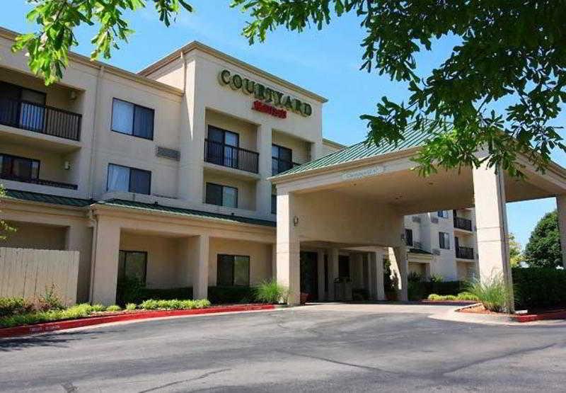Courtyard By Marriott Tulsa Central Eksteriør billede