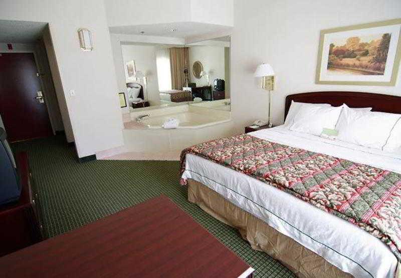 Courtyard By Marriott Tulsa Central Eksteriør billede