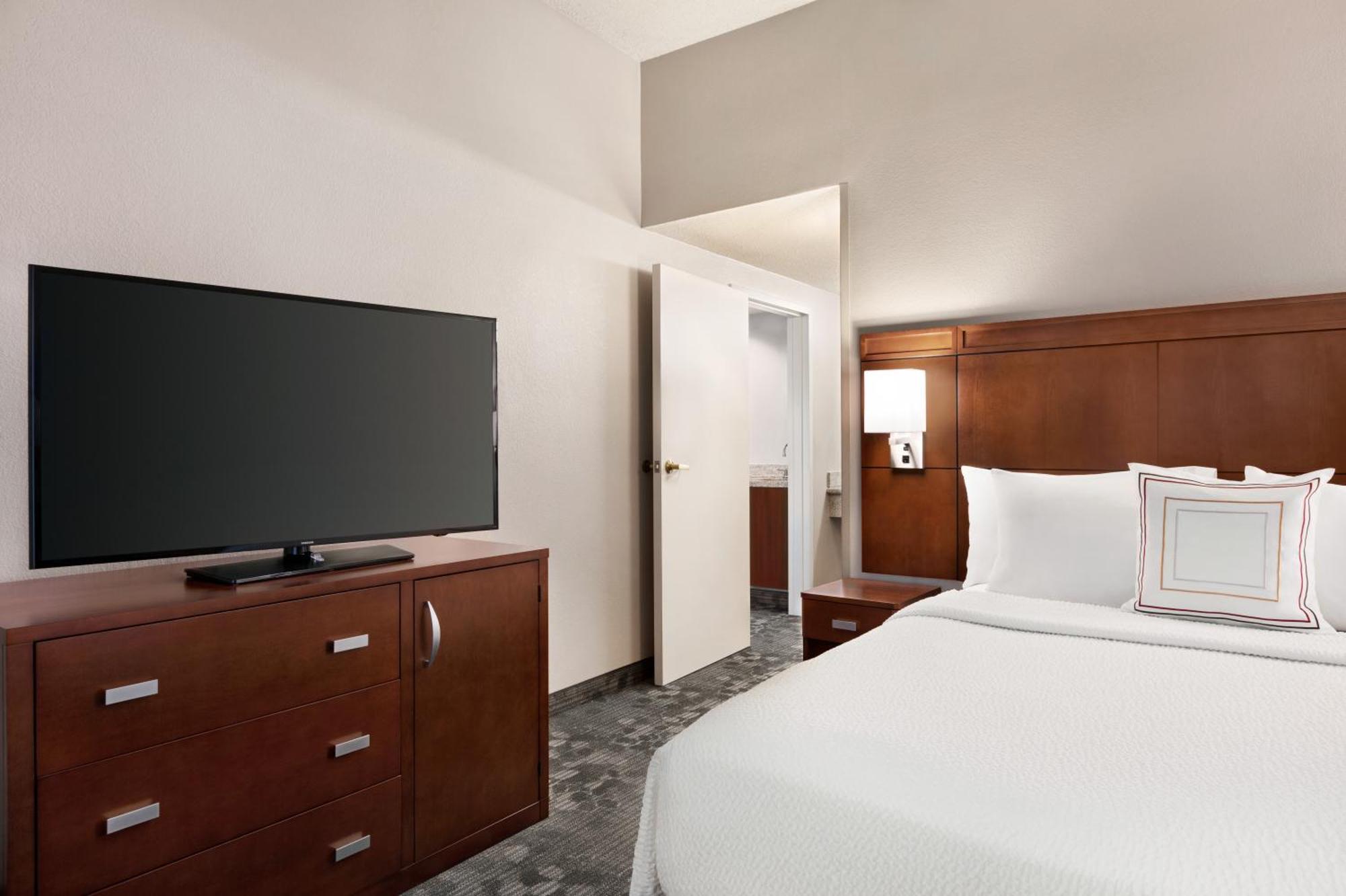Courtyard By Marriott Tulsa Central Eksteriør billede