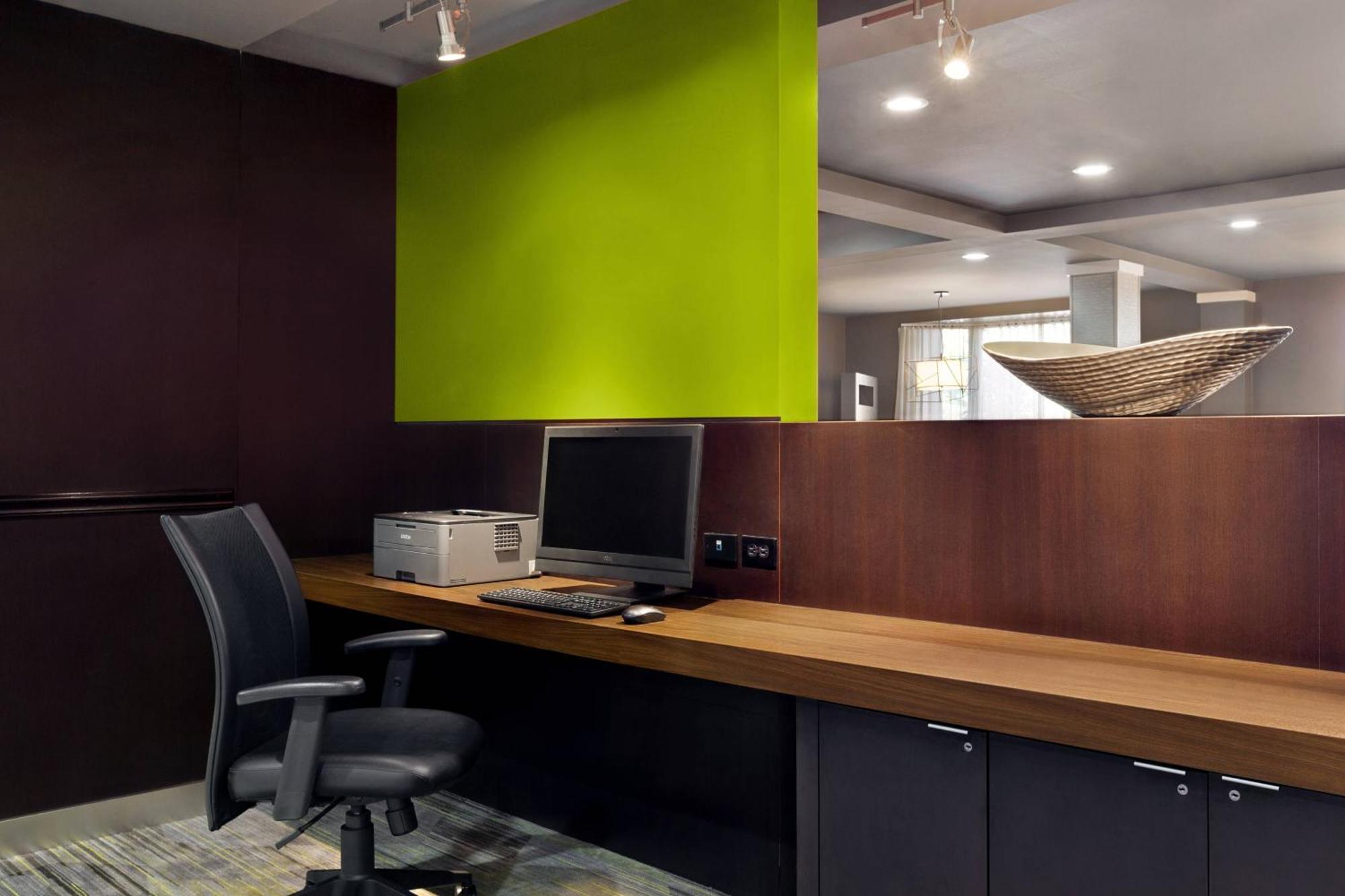 Courtyard By Marriott Tulsa Central Eksteriør billede