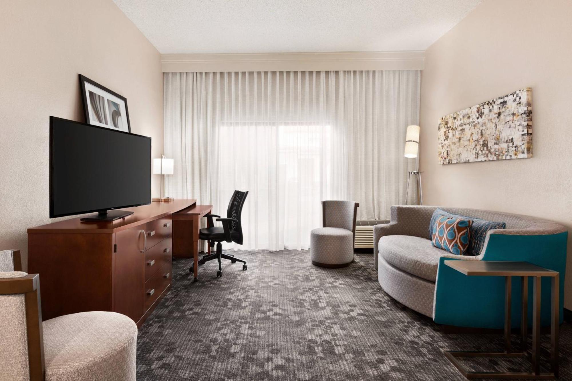 Courtyard By Marriott Tulsa Central Eksteriør billede